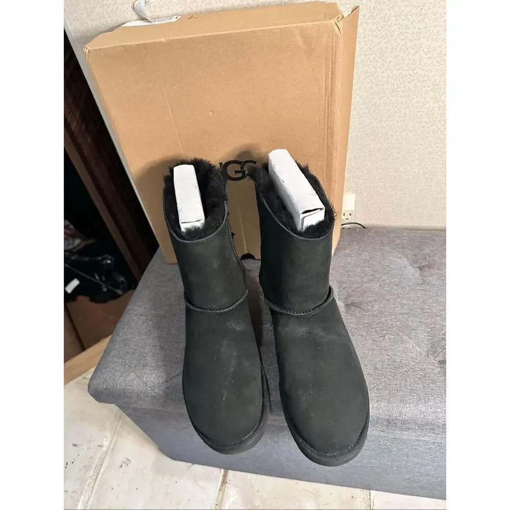 NWT and box UGG Bailey Bows